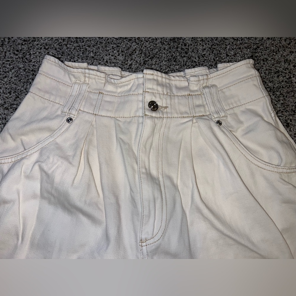 We The Free Small high waisted Paperbag denim shorts - Picture 3 of 7